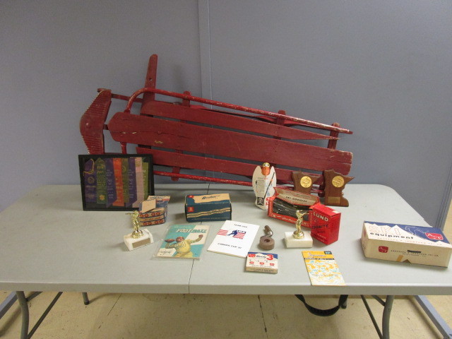 lot 349 image: VINTAGE OUTDOOR SPORTS EQUIPMENT