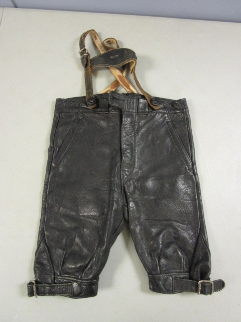 lot 373 image: CHILDRENS LEATHER LEDERHOSEN