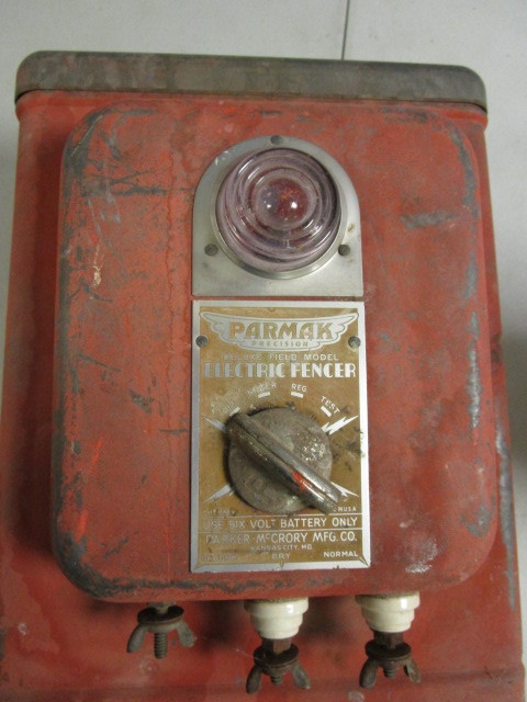 lot 326 image: ELECTRICAL CATTLE FENCE CONTROL BOX