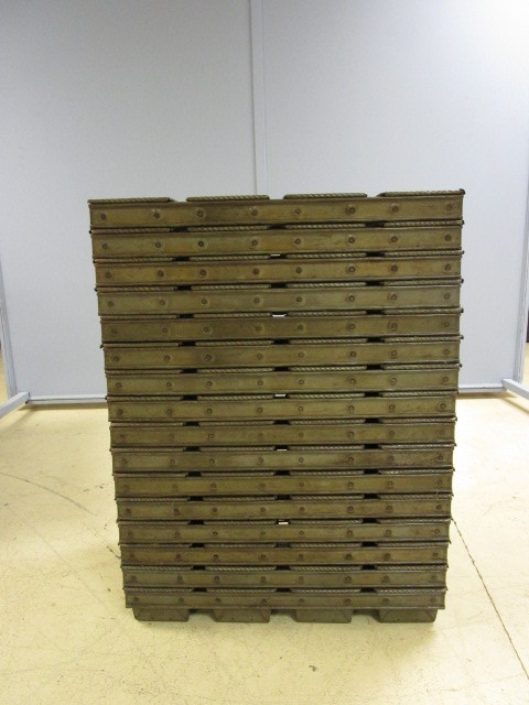 lot 323 image: METAL SHELVING UNITS