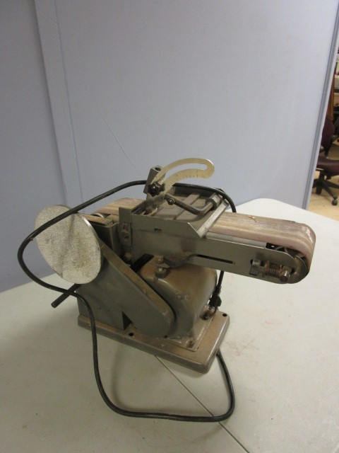 lot 321 image: CENTRAL MACHINERY BELT SANDER