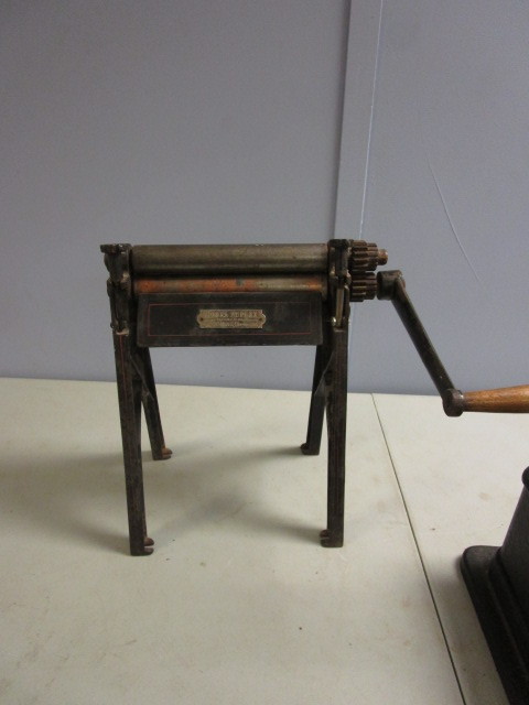 lot 302 image: VINTAGE PHOTO BURNISHER