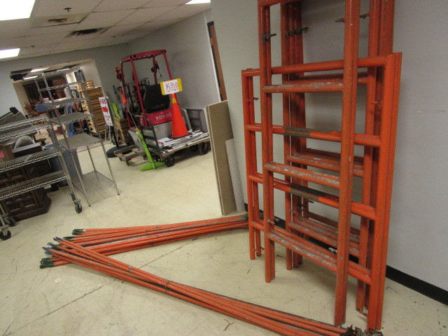 lot 282 image: SCAFFOLDING