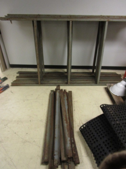 lot 283 image: METAL RACKING