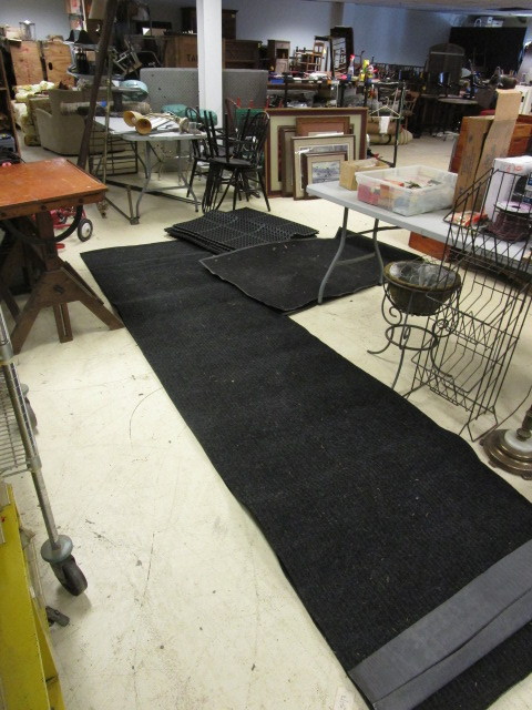 lot 292 image: RUBBER MATS AND AREA RUGS