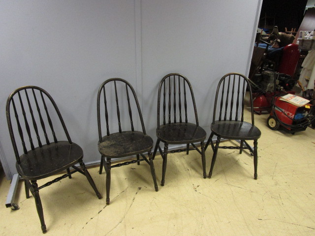 lot 298 image: DINING ROOM CHAIRS