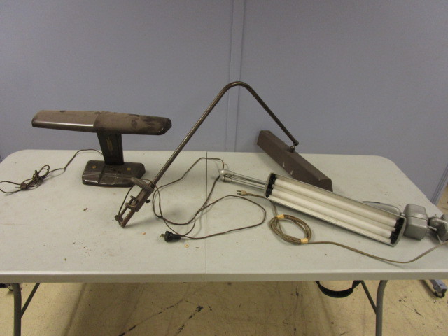 lot 416 image: VINTAGE DESK LAMPS