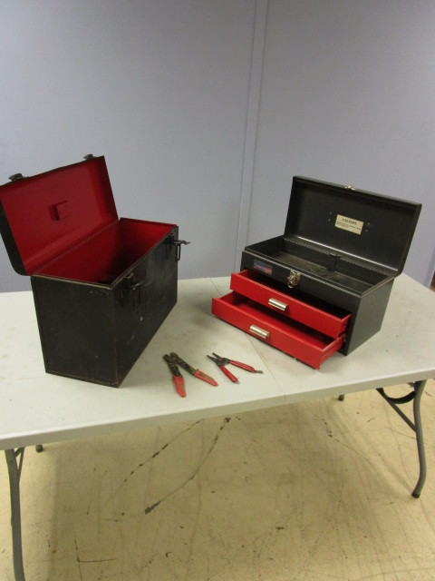 lot 423 image: TOOL BOXES, WIRE STRIPPERS AND CIRCULAR SAW BLADES