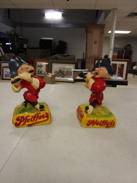 lot 427 image: VINTAGE PFEIFFER BREWING COMPANY CHALKWARE STATUES