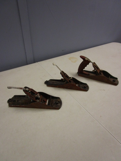 lot 432 image: VINTAGE WOOD PLANERS