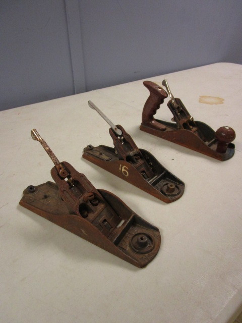 lot 433 image: VINTAGE WOOD PLANERS