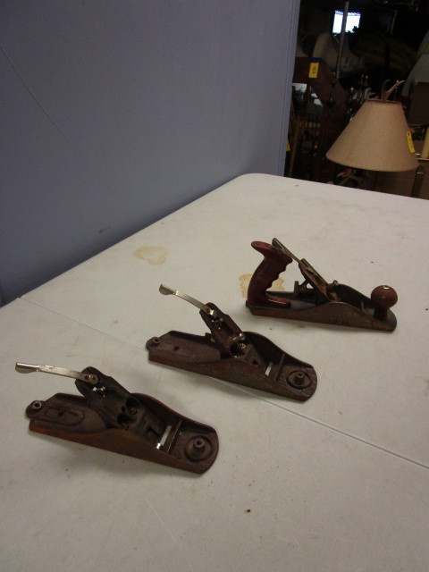 lot 434 image: VINTAGE BAILEY WOOD PLANERS