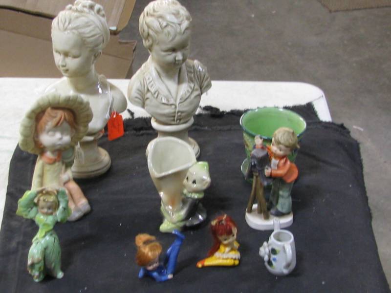Figurines