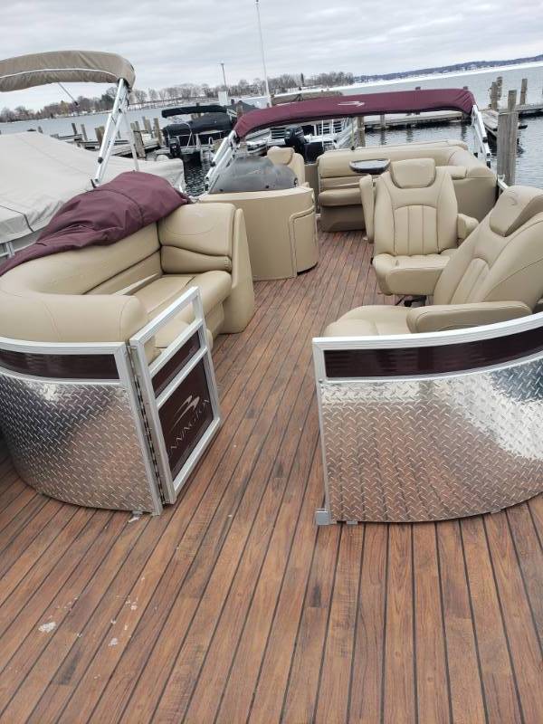 2016  Bennington 2574 GL