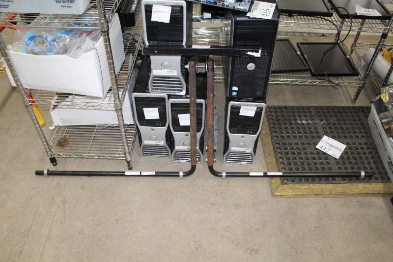lot 416 image: Bubblewrap HolderDispenser