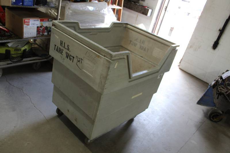 lot 428 image: Rolling Cart with Basket