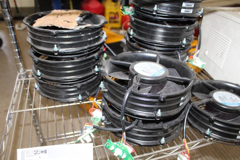 lot 367 image: ebm-papst 2218 F2TDH40R Server - Round Fan
