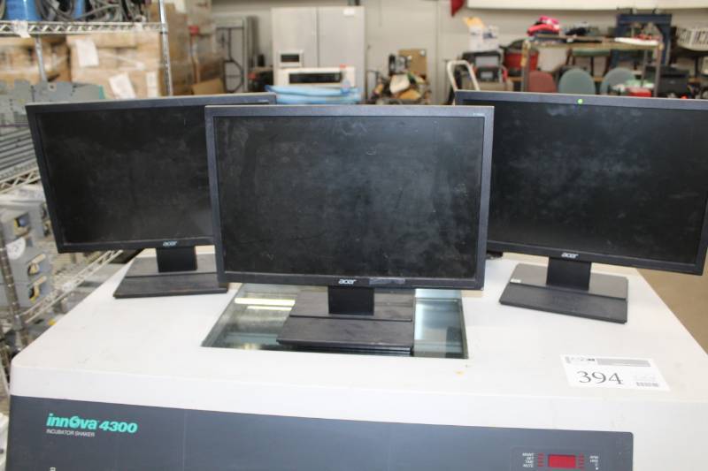 lot 394 image: Acer 19-inch Computer Monitors