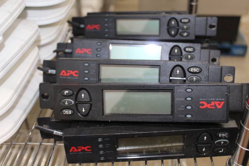 lot 385 image: APC AP9223 Display Button Power Distribution Infrastructure PDU 870-4869A