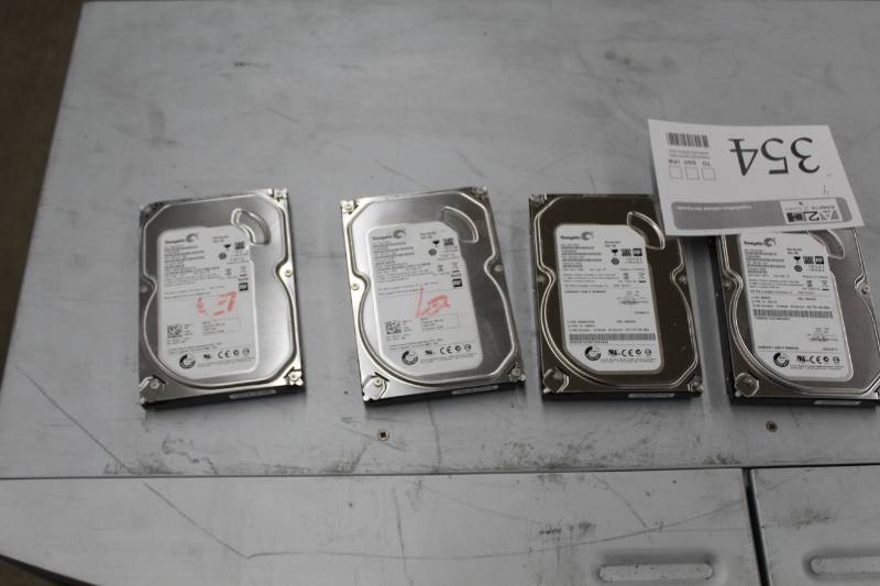 lot 354 image: Seagate Barracuda 500GB Hard Disk Drives