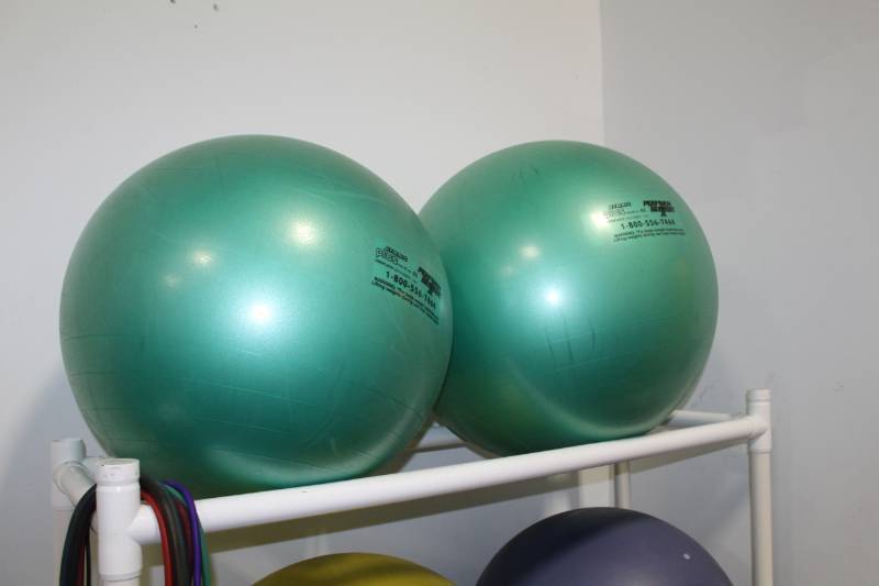 lot 325 image: Perform Better 500-lb. Exercise Balls