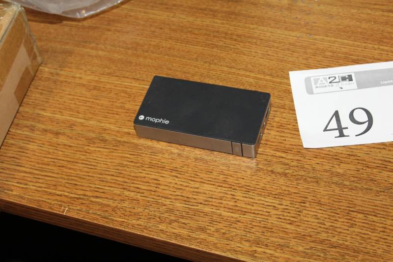 lot 49 image: Mophie Juice Pack Powerstation Duo