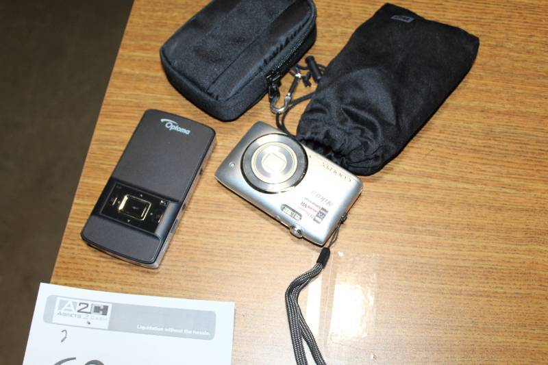 lot 62 image: Optoma Recorder, Nikon CoolPix Digital Camera