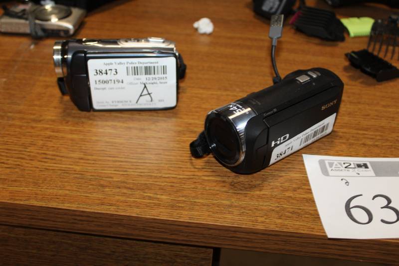 lot 63 image: Sony HD Video Camera, DXG Video Camera 540V-HD