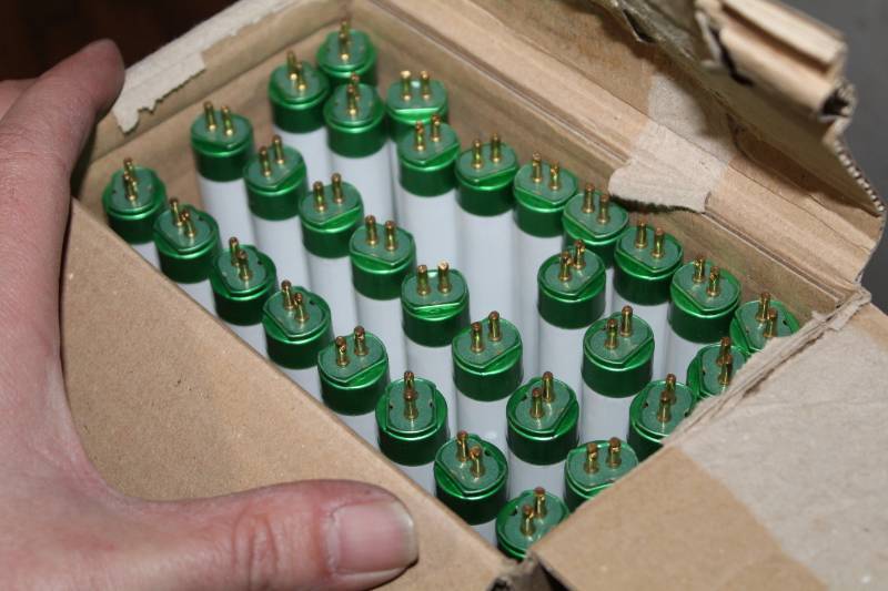 lot 234 image: Fluorescent Lamps