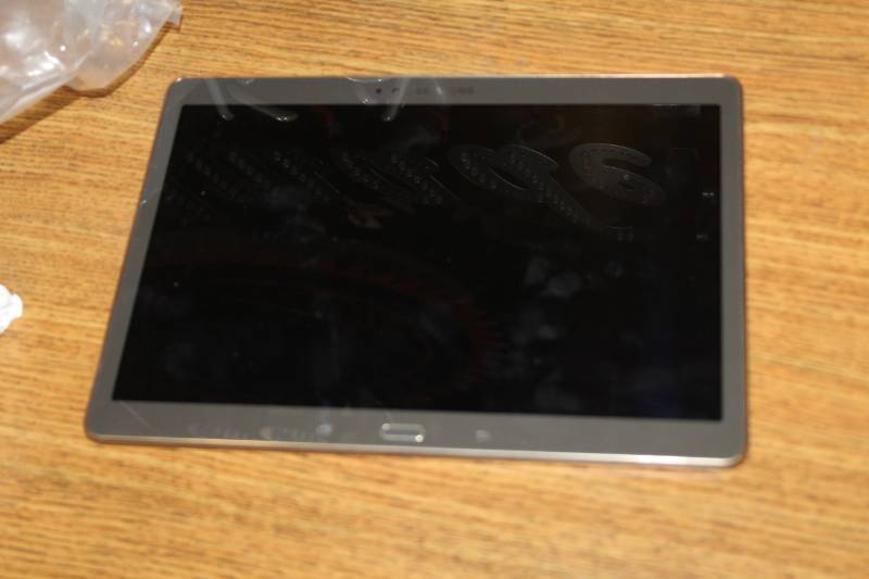 lot 31 image: Samsung Tablet