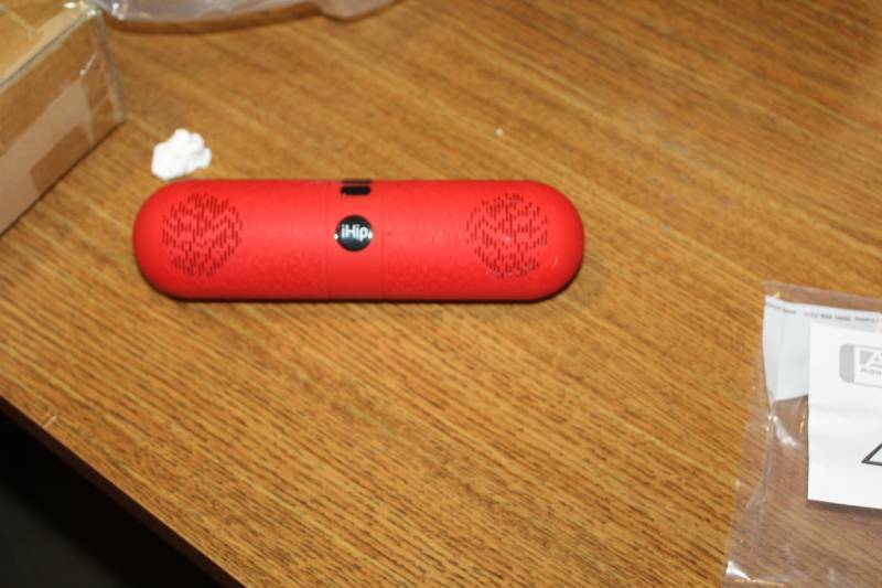 lot 45 image: iHip Portable Music Speaker
