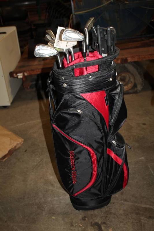 lot 77 image: Makers Mark Golf Club Set