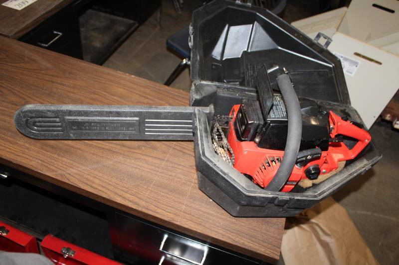 lot 68 image: Craftsman 18-inch Chainsaw with Case