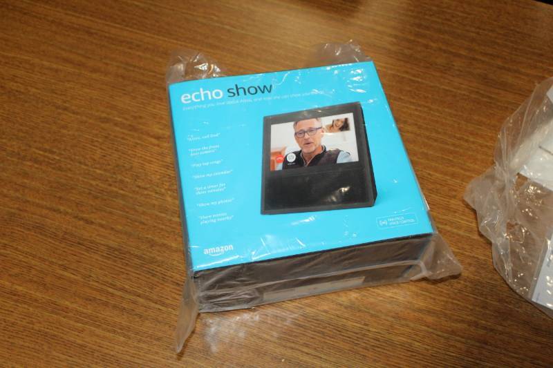 lot 47 image: Echo Show Alexis Video Voice Control
