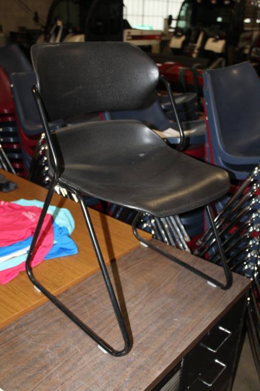 lot 263 image: Plastic Stacking Conference Chairs with Metal Frames