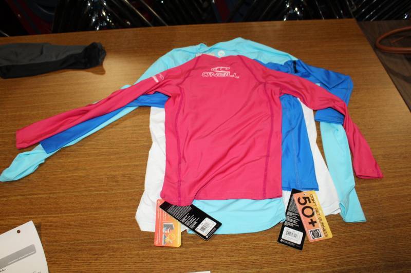 lot 85 image: Long Sleeve T-Shirts