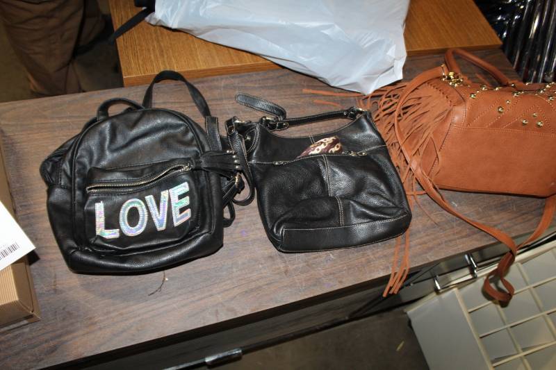lot 87 image: Womens Purses