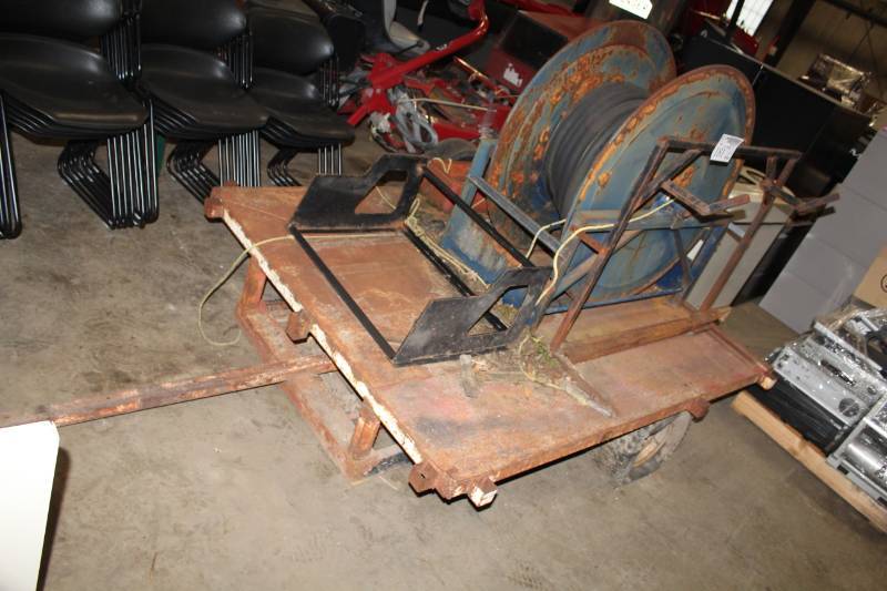 lot 181 image: Hannay Hose Reel On Trailer with Metal Flatbed