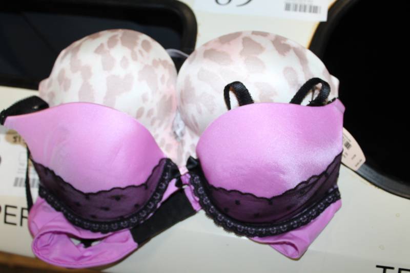 lot 89 image: Victorias Secret Womens Bras