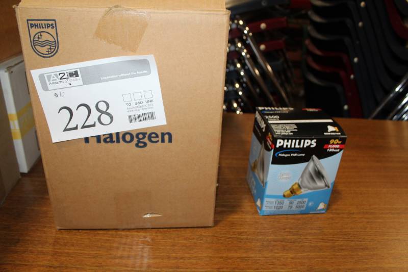 lot 228 image: Philips Halogen PAR Flood Lamp