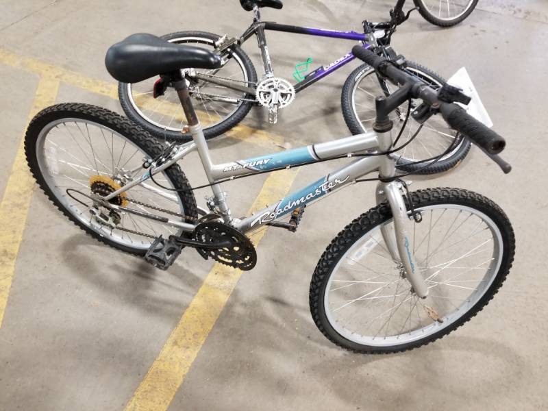 lot 413 image: Roadmaster, silverteal Roadmaster Mt. Fury, , 19  Inch Rim Diameter