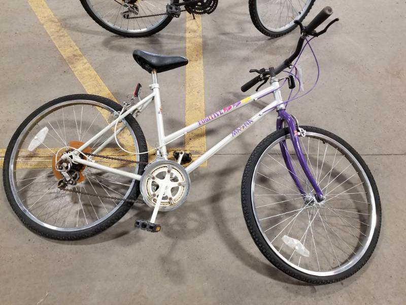 lot 412 image: Magna, silverpurple Magna Fugitve bike, , 22  Inch Rim Diameter
