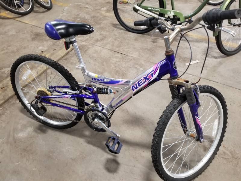 lot 443 image: NEXT, Purple and Chrome bike, 19  Inch Rim Diameter