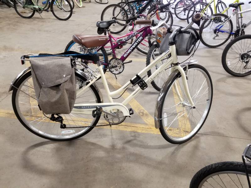 lot 444 image: Schwinn, Schwinn Gateway bike. Yellow Cream color with brown leather handles and seat., 24  Inch Rim Diameter