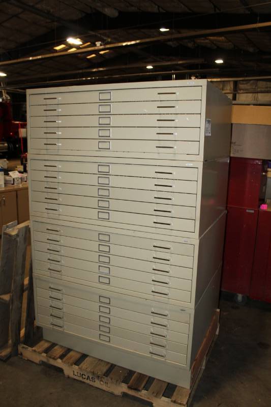 lot 193 image: Safco Metal Flat File Cabinet with 20-Drawers