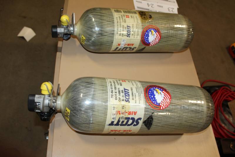lot 21 image: Scott Air-Pak Safety Air 60 Minute Carbon Fiber Air Bottles