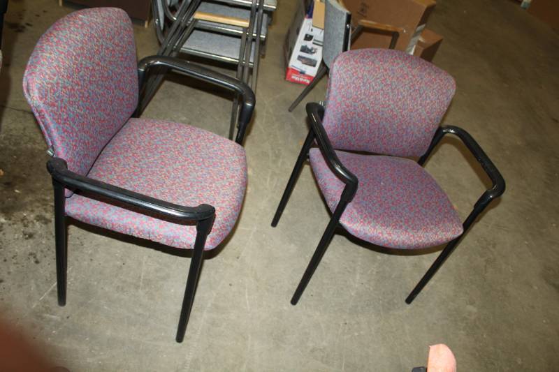 lot 251 image: Padded Reception Arm Chairs with Metal Frames