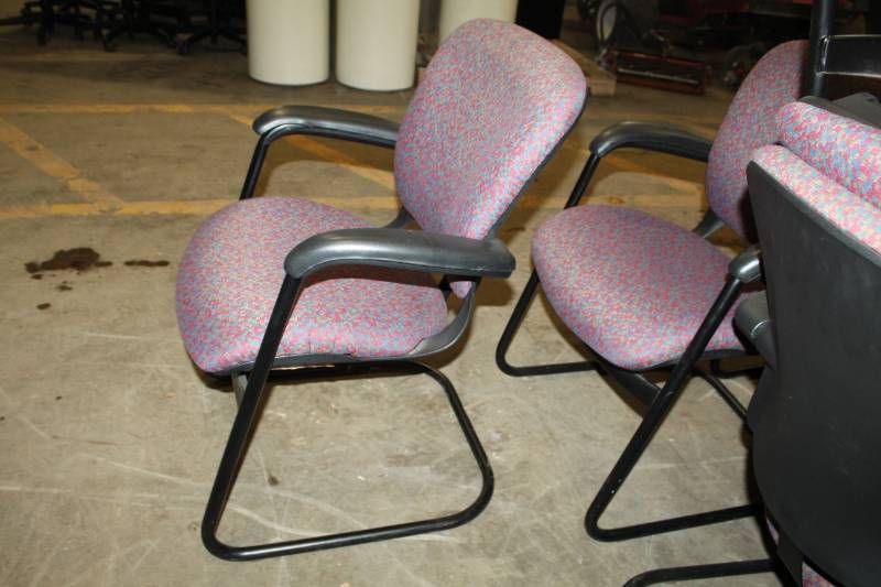 lot 253 image: Padded Conference Arm Chairs with Metal Frames