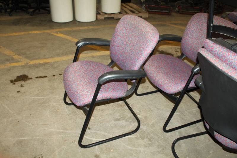 lot 254 image: Padded Conference Arm Chairs with Metal Frames