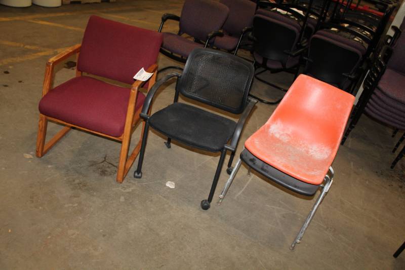 lot 272 image: Office Chairs